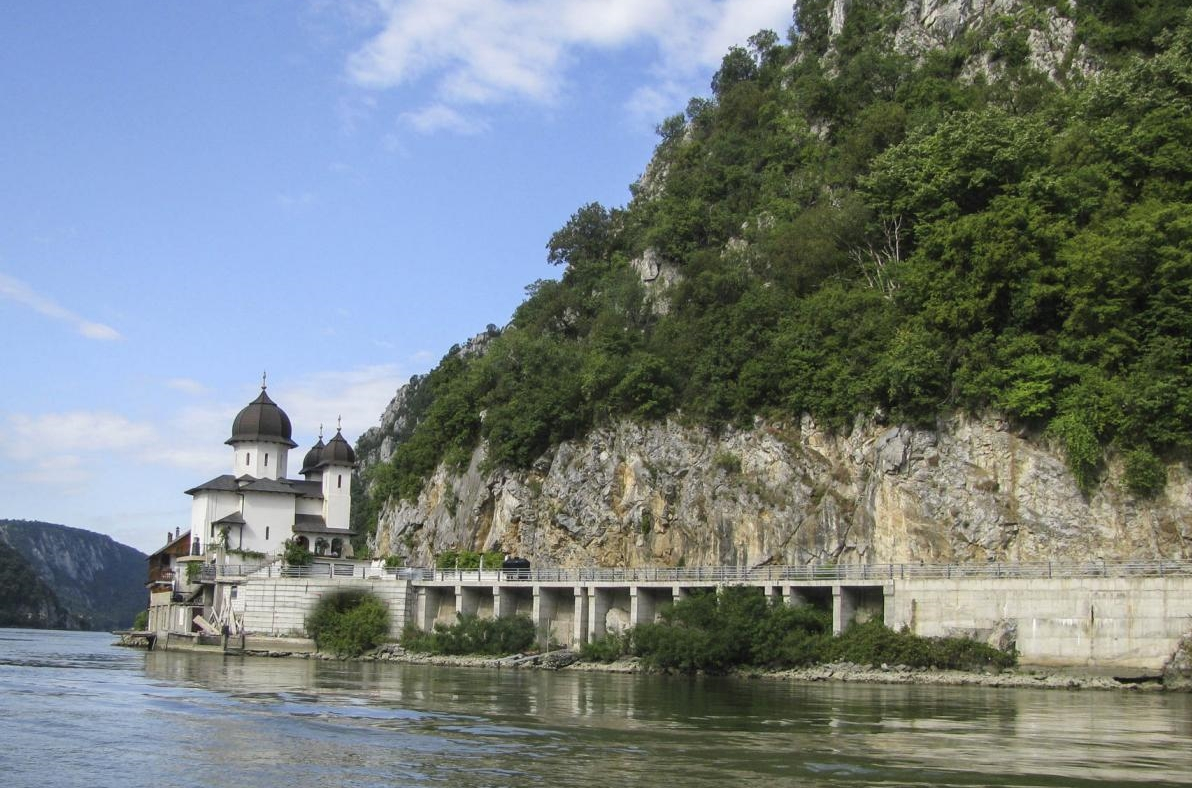 Comorile din Defileul Dunării (II)