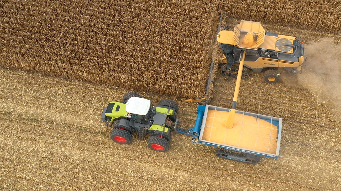 Un agricultor a stabilit două noi recorduri mondiale la recoltarea porumbului cu CLAAS