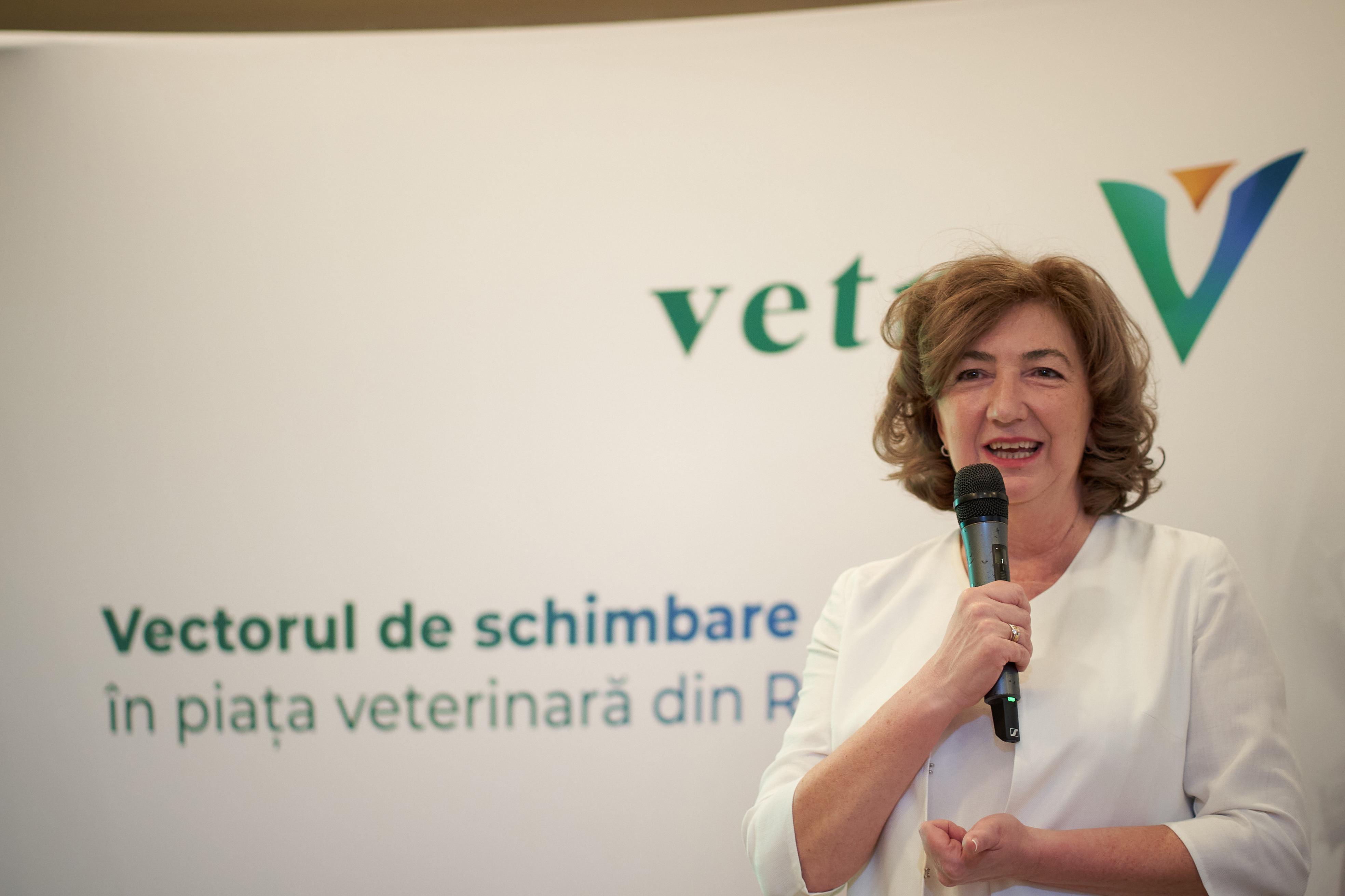 Vetro Solutions pariază pe management strategic și investiții
