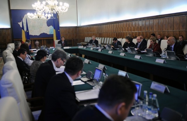Acte normative ce vizează plata ajutoarelor pentru fermieri şi modificarea funcţionării ADS, adoptate de Guvern