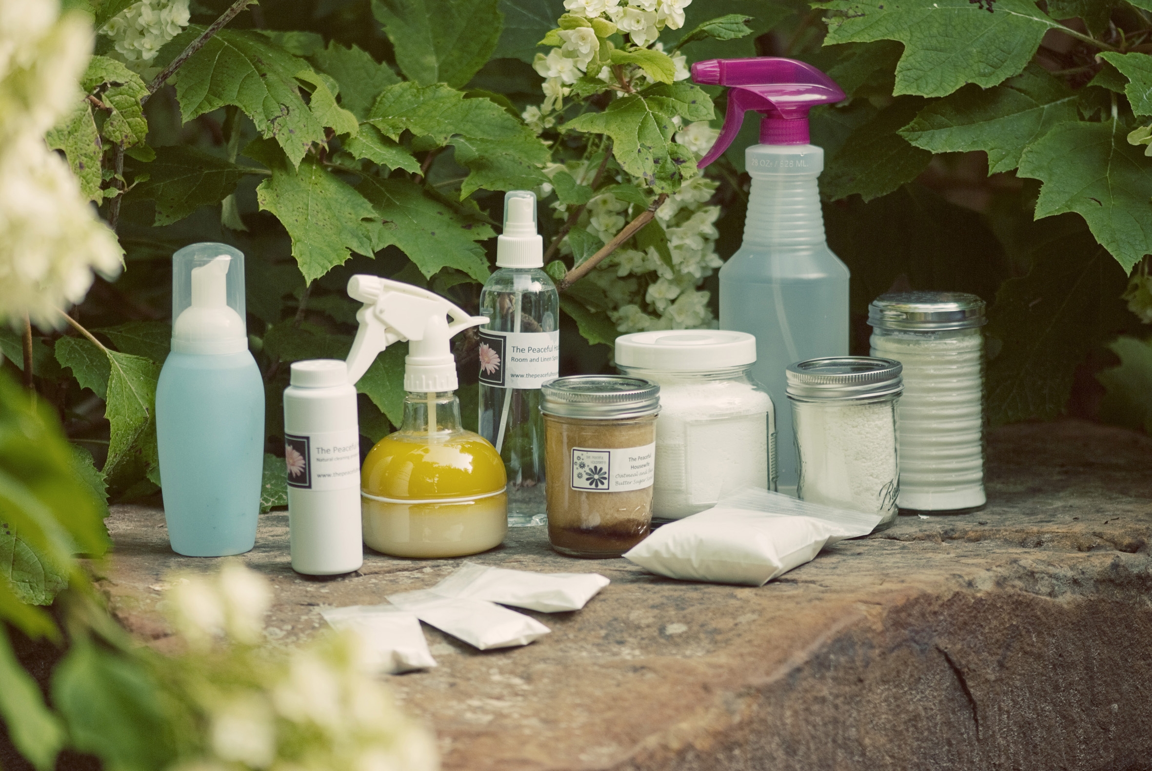 Soluții naturale pentru curățenie. Uleiuri esențiale... parfum natural