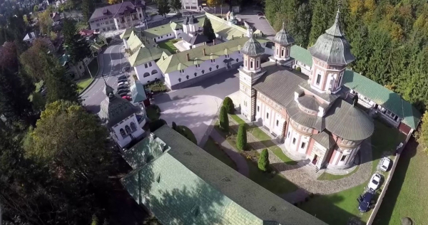 Mănăstirea Sinaia, nucleul orașului de mai târziu de pe Valea Prahovei