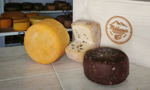 Molduanca - brânzeturi maturate, fine, produse în Bucovina